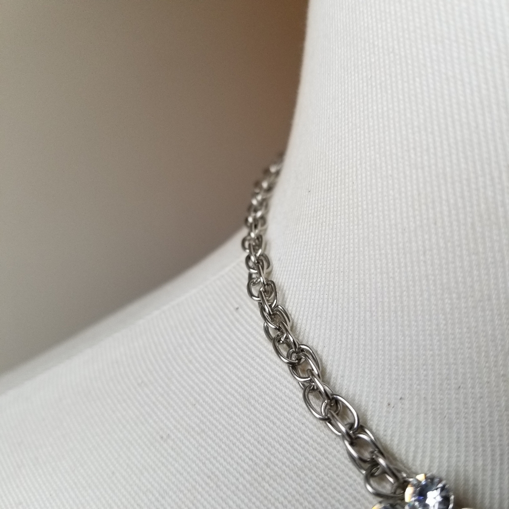 Silver Rhinestone Flower Pearl Bead Neckla… - Picture 6 of 8
